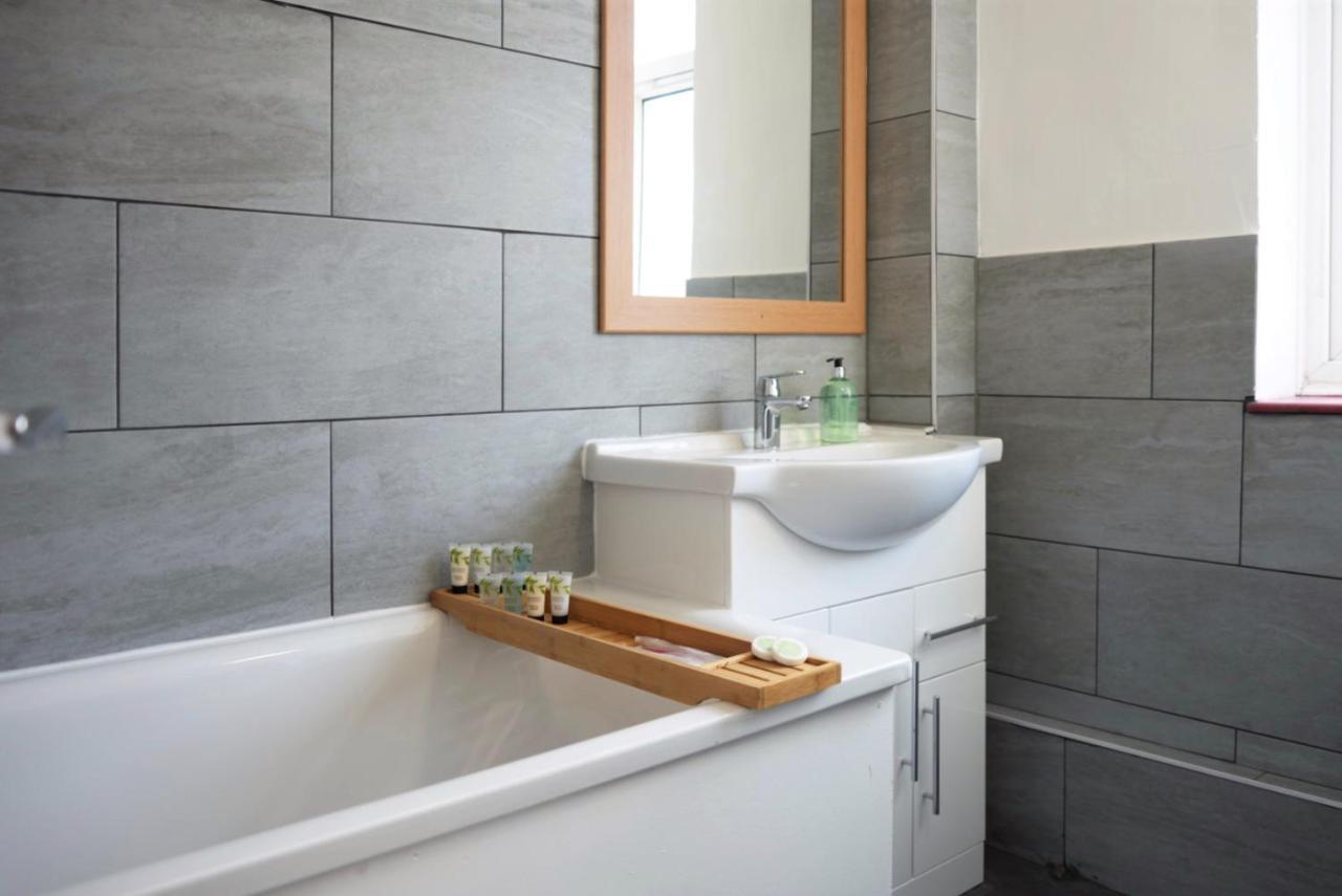 Sophie Place In Vauxhall - 3 Double Beds, 1 Sofa Bed, Spacious Londres Exterior foto